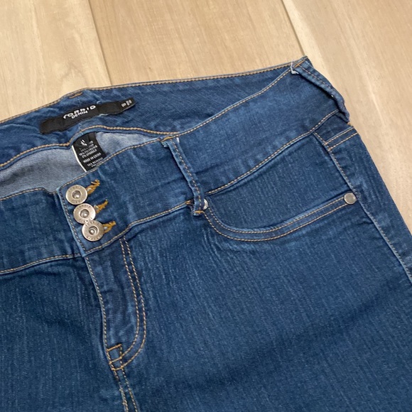 GUC Plus Size 18 Torrid Denim Stretch Skinny Jeans - Picture 5 of 7